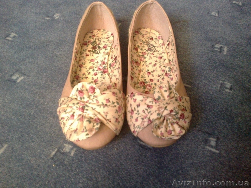 балетки бежево-розового цвета - <ro>Изображение</ro><ru>Изображение</ru> #1, <ru>Объявление</ru> #653496