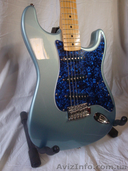 Супер Fender Stratocaster. В идеальном состоянии и апгрейдом. Торг! - <ro>Изображение</ro><ru>Изображение</ru> #3, <ru>Объявление</ru> #651842