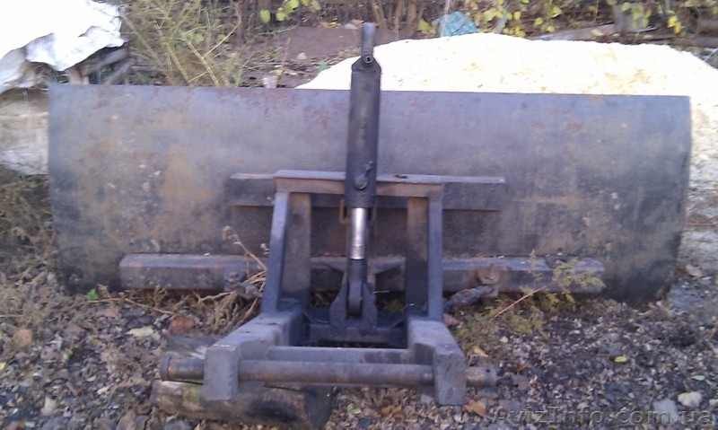 Отвал на трактор МТЗ-82 - <ro>Изображение</ro><ru>Изображение</ru> #1, <ru>Объявление</ru> #785308