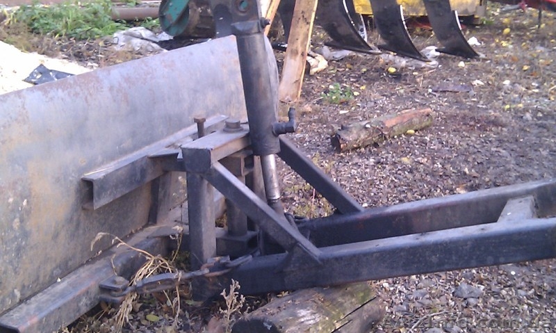 Отвал на трактор МТЗ-82 - <ro>Изображение</ro><ru>Изображение</ru> #2, <ru>Объявление</ru> #785308