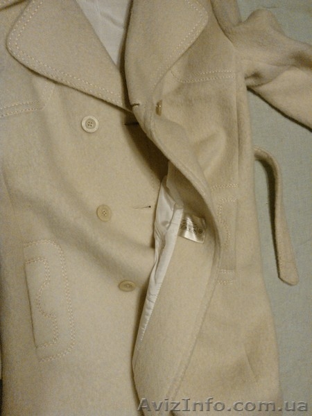 Пальто женское белое р-р 50 - <ro>Изображение</ro><ru>Изображение</ru> #1, <ru>Объявление</ru> #818462