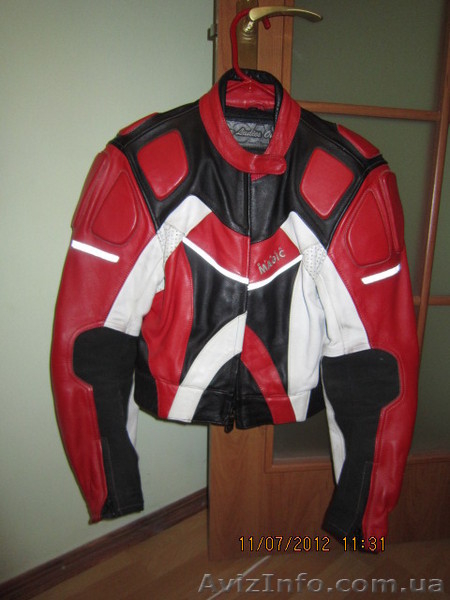Женский мотокомбинезон и мотоботы - <ro>Изображение</ro><ru>Изображение</ru> #1, <ru>Объявление</ru> #877657