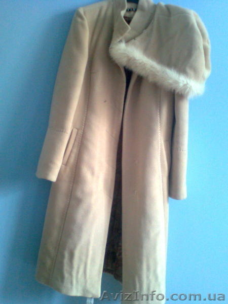 пальто женских, зимних два - <ro>Изображение</ro><ru>Изображение</ru> #1, <ru>Объявление</ru> #886762