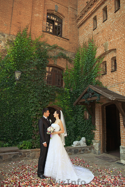 Шикарное свадебное платье Casablanca Bridal - <ro>Изображение</ro><ru>Изображение</ru> #1, <ru>Объявление</ru> #888132