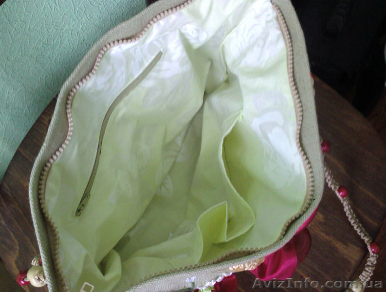 Сумка ручной работы, вышита атласными лентами.  - <ro>Изображение</ro><ru>Изображение</ru> #2, <ru>Объявление</ru> #706513