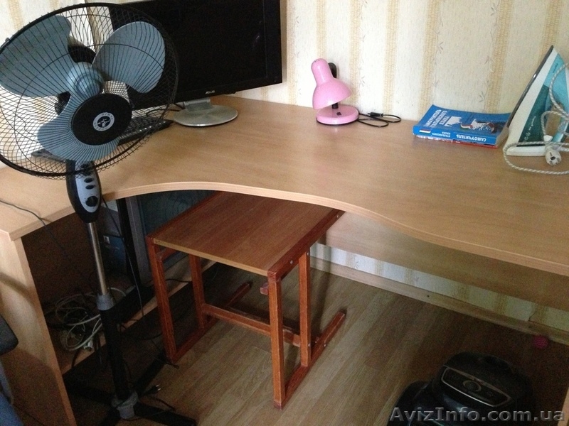 Стол офисиный/письменный - <ro>Изображение</ro><ru>Изображение</ru> #1, <ru>Объявление</ru> #928622