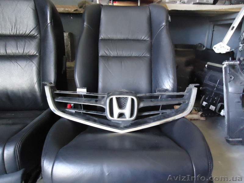 Решетка радиатора Хонда Аккорд 2003-2005г - <ro>Изображение</ro><ru>Изображение</ru> #1, <ru>Объявление</ru> #950297