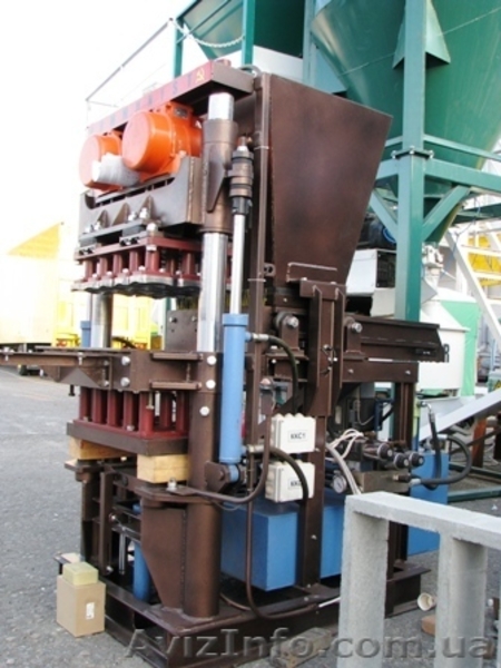 Вибропресс для тротуарной плитки и стеновых блоков - <ro>Изображение</ro><ru>Изображение</ru> #2, <ru>Объявление</ru> #951152