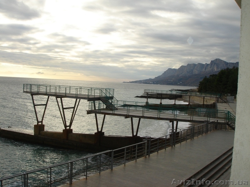 Апартаменты в Ялте, пгт. Парковое, в 50 метрах от  пляжа. - <ro>Изображение</ro><ru>Изображение</ru> #6, <ru>Объявление</ru> #997151