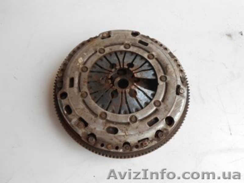 Маховик двухмасcовый (демпферный) для VW Golf V 1.9tdi  - <ro>Изображение</ro><ru>Изображение</ru> #1, <ru>Объявление</ru> #1112335