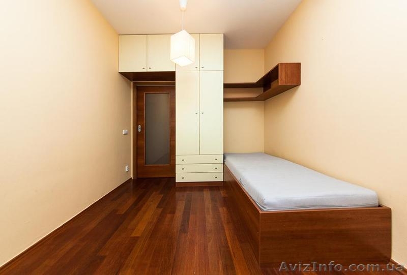 Продажа 3-х квартиры в Чехии, Прага-8 - <ro>Изображение</ro><ru>Изображение</ru> #2, <ru>Объявление</ru> #1168336