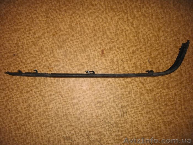 BMW 3 univ. E36 молдинг заднего бампера левый  - <ro>Изображение</ro><ru>Изображение</ru> #2, <ru>Объявление</ru> #1204872