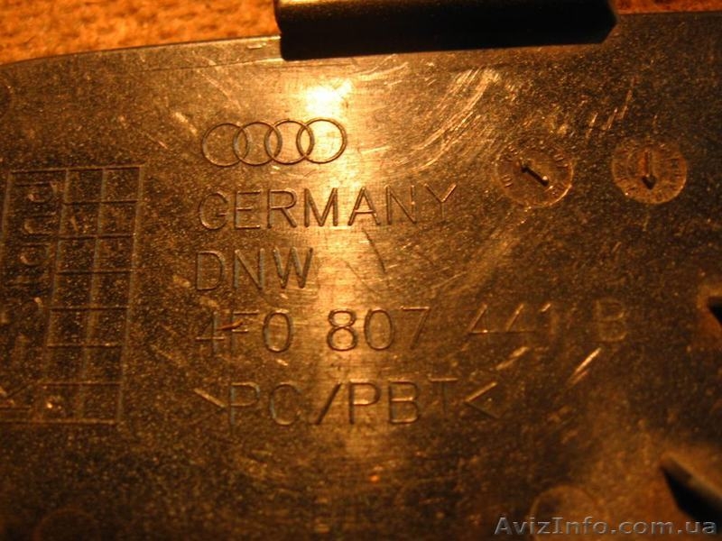 Audi A6 заглушка буксировочного крюка зад.  - <ro>Изображение</ro><ru>Изображение</ru> #4, <ru>Объявление</ru> #1204851