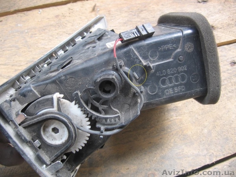 Audi Q7 воздуховод дефлектор салона - <ro>Изображение</ro><ru>Изображение</ru> #2, <ru>Объявление</ru> #1204855