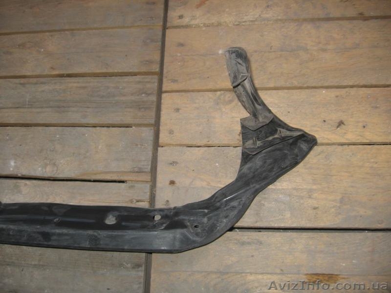 AUDI Q7 Пыльник локер передний левый - <ro>Изображение</ro><ru>Изображение</ru> #3, <ru>Объявление</ru> #1204857