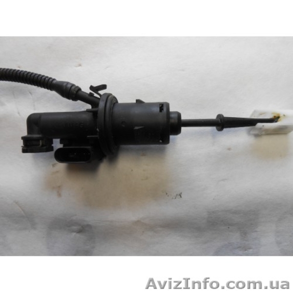 Главный цилиндр сцепления  Volkswagen Caddy VW Touran, VW Golf V  - <ro>Изображение</ro><ru>Изображение</ru> #2, <ru>Объявление</ru> #1308304