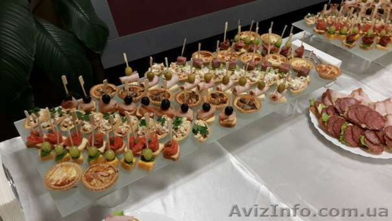 АРЕНДА ПОСУДЫ, СТОЛОВ И СТУЛЬЕВ В КИЕВЕ. ПЕРСОНАЛ И ОБОРУДОВАНИЕ В ПРОКАТ - <ro>Изображение</ro><ru>Изображение</ru> #4, <ru>Объявление</ru> #1358699