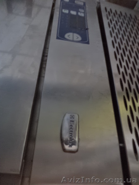 Холодильный шкаф, нерж., 2-х дверн., б/у - <ro>Изображение</ro><ru>Изображение</ru> #1, <ru>Объявление</ru> #1415290