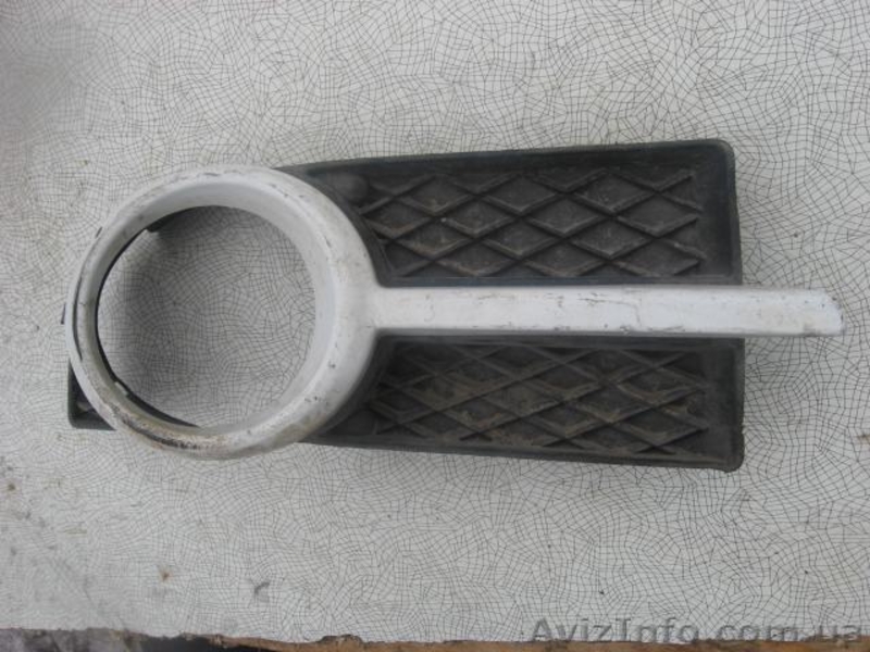Chevrolet Aveo T250 Рамка заглушка накладка вставка противотуманной фары правая  - <ro>Изображение</ro><ru>Изображение</ru> #1, <ru>Объявление</ru> #1460384