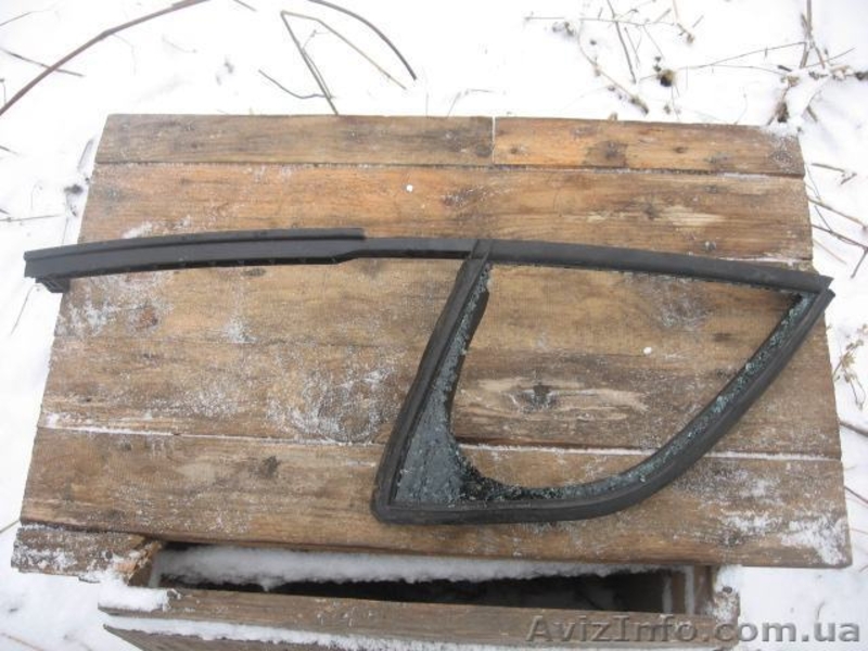 Citroen C3 09-11 молдинг уплотнитель правого переднeго окна двери 9674497180 - <ro>Изображение</ro><ru>Изображение</ru> #2, <ru>Объявление</ru> #1460524