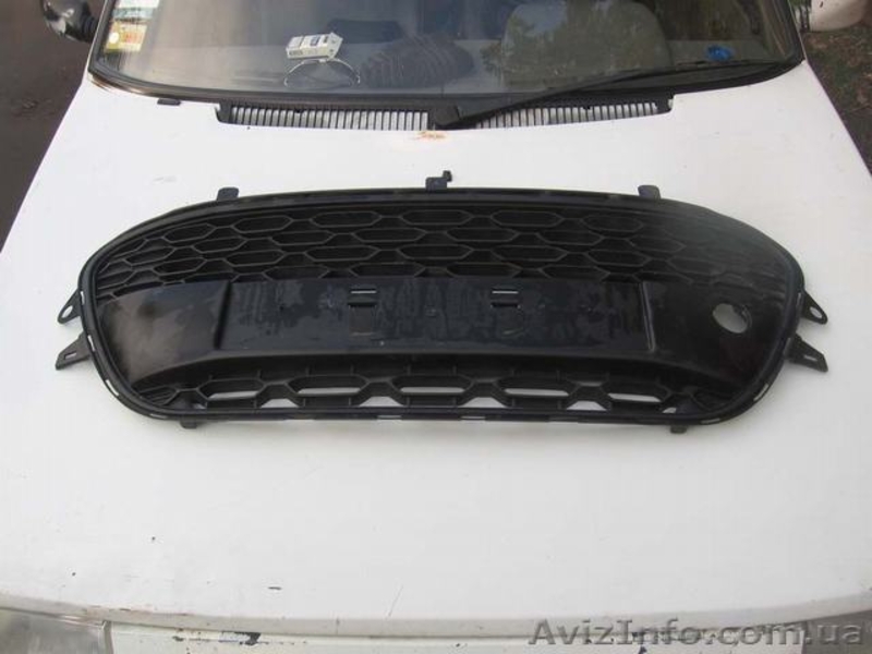 Citroen C3 09-14 решетка переднего бампера - <ro>Изображение</ro><ru>Изображение</ru> #2, <ru>Объявление</ru> #1460386