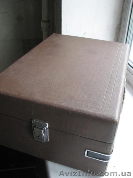 Продам патефон красавец, с чистым  сильным звуком  множеств пластинок  - <ro>Изображение</ro><ru>Изображение</ru> #6, <ru>Объявление</ru> #298361