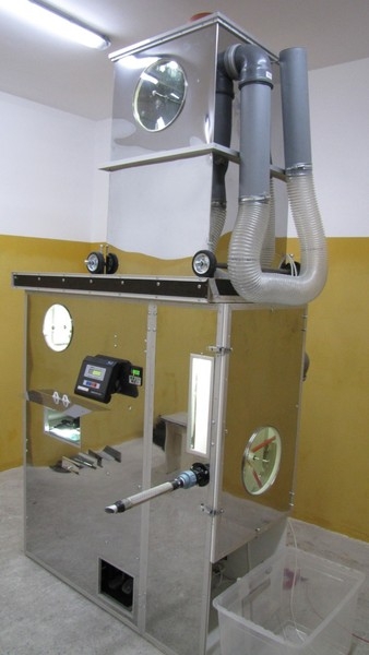 Задувка пуховиков. Машина с весовым дозатором Киев - <ro>Изображение</ro><ru>Изображение</ru> #1, <ru>Объявление</ru> #1646262