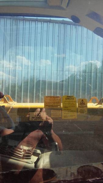 Продаем телескопический погрузчик Manitou MT 1233 S, 3,0 м3, 2002 г.в. - <ro>Изображение</ro><ru>Изображение</ru> #9, <ru>Объявление</ru> #1660276