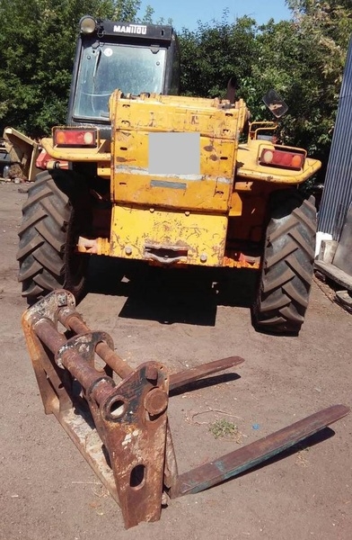 Продаем телескопический погрузчик Manitou MT 1233 S, 3,0 м3, 2002 г.в. - <ro>Изображение</ro><ru>Изображение</ru> #8, <ru>Объявление</ru> #1660276