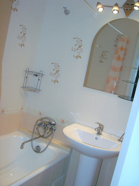 4-комнатная квартира в Киеве посуточно. Центр. Гулливер, Печерск. От 40$ сутки - <ro>Изображение</ro><ru>Изображение</ru> #7, <ru>Объявление</ru> #1692060