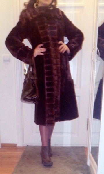 Шуба из натурального мутона  - <ro>Изображение</ro><ru>Изображение</ru> #1, <ru>Объявление</ru> #1696606