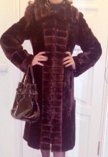 Шуба из натурального мутона  - <ro>Изображение</ro><ru>Изображение</ru> #2, <ru>Объявление</ru> #1696606