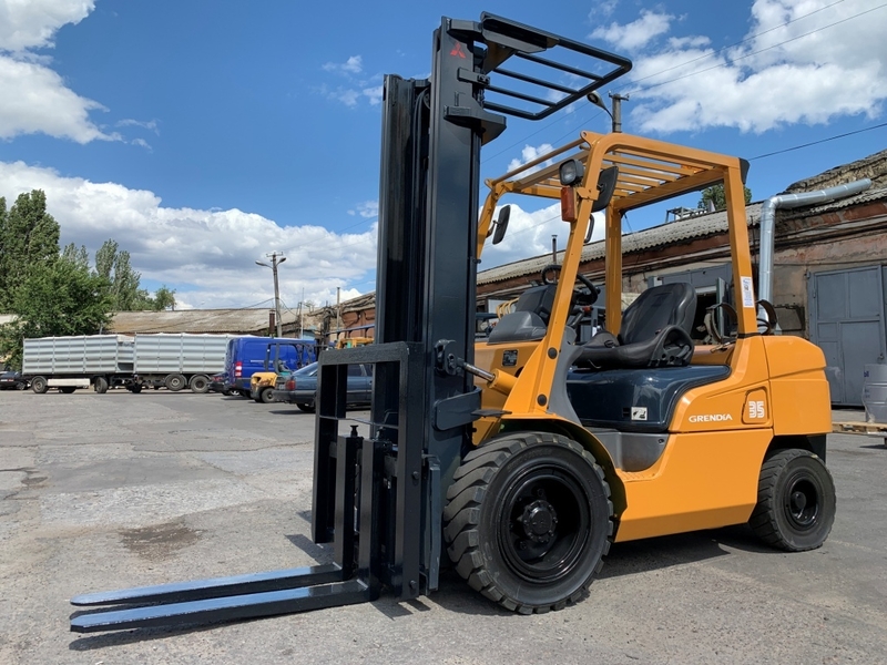 Вилочный погрузчик/навантажувач  Mitsubishi  с боковым смещением и печкой - <ro>Изображение</ro><ru>Изображение</ru> #4, <ru>Объявление</ru> #1697967