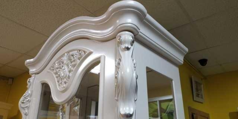 Белая с патиной витрина Коко Шанель NEW с подсветкой - <ro>Изображение</ro><ru>Изображение</ru> #3, <ru>Объявление</ru> #1701614