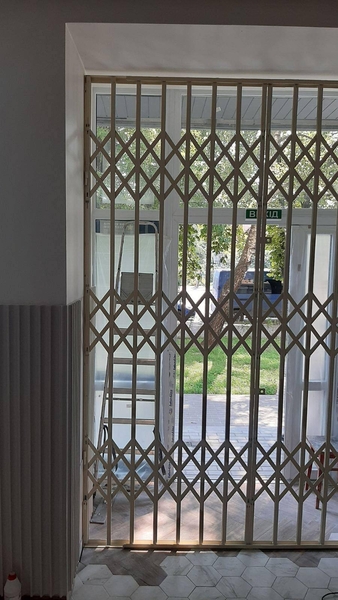 Розсувні решітки металеві на вікна, двері, вітрини. Виробництво і установка  - <ro>Изображение</ro><ru>Изображение</ru> #3, <ru>Объявление</ru> #1714013