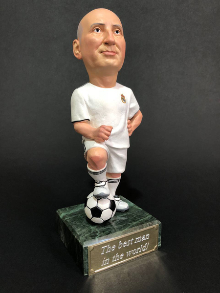Шаржевые статуэтки по фото футболист удивительный подарок под заказ. - <ro>Изображение</ro><ru>Изображение</ru> #2, <ru>Объявление</ru> #1732331