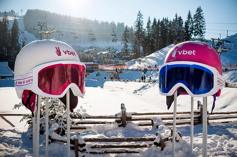 Гигантские горнолыжные шлемы. Объёмные рекламные фигуры  - <ro>Изображение</ro><ru>Изображение</ru> #1, <ru>Объявление</ru> #1733436