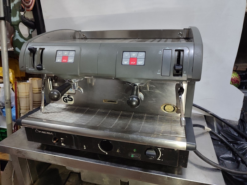 Кофеварка проффесиональная - <ro>Изображение</ro><ru>Изображение</ru> #3, <ru>Объявление</ru> #1743236