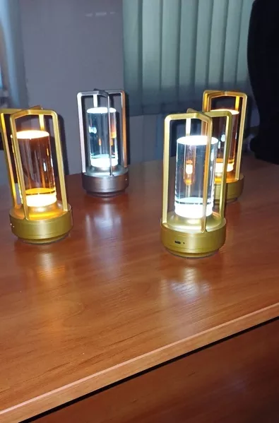 Акумуляторна настільна LED лампа – сенсорне управління, триколірне освітлення - <ro>Изображение</ro><ru>Изображение</ru> #8, <ru>Объявление</ru> #1747960