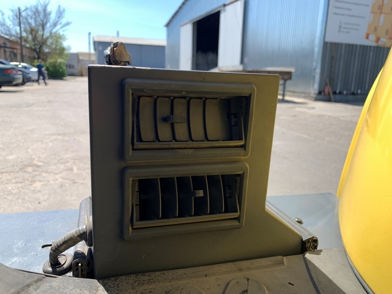 Вилковий дизельний автонавантажувач TCM (Nissan) з ротатором, з кабiною та пічко - <ro>Изображение</ro><ru>Изображение</ru> #10, <ru>Объявление</ru> #1749032