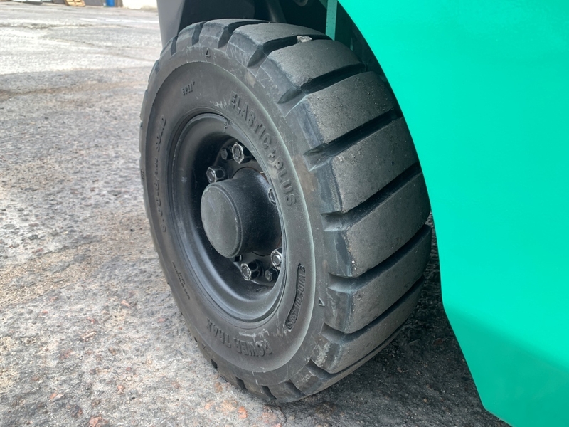 Вилочний автонавантажувач Mitsubishi, 2019 року з бічним зміщенням Модель: FGE15 - <ro>Изображение</ro><ru>Изображение</ru> #10, <ru>Объявление</ru> #1751134