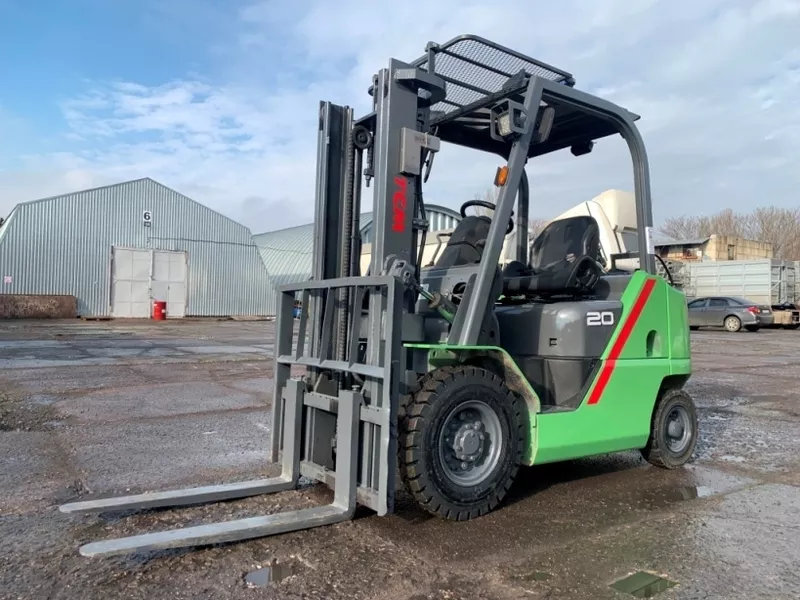 Газ-бензиновий навантажувач TCM (Nissan) з вагами, із напрацюванням 7644 м/г - <ro>Изображение</ro><ru>Изображение</ru> #2, <ru>Объявление</ru> #1752864