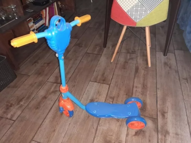 Продам дитячий самокат "Hot Wheels"  - <ro>Изображение</ro><ru>Изображение</ru> #3, <ru>Объявление</ru> #1754681